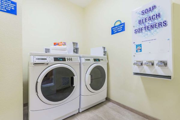 DAYS INN BY WYNDHAM CADIZ (Cadiz)